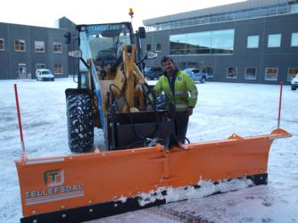 ts-gartnere brøyter snø1.jpg